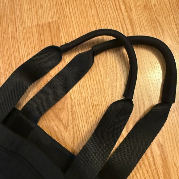 Tory Burch Black soft nylon bag - Picture 3 of 12